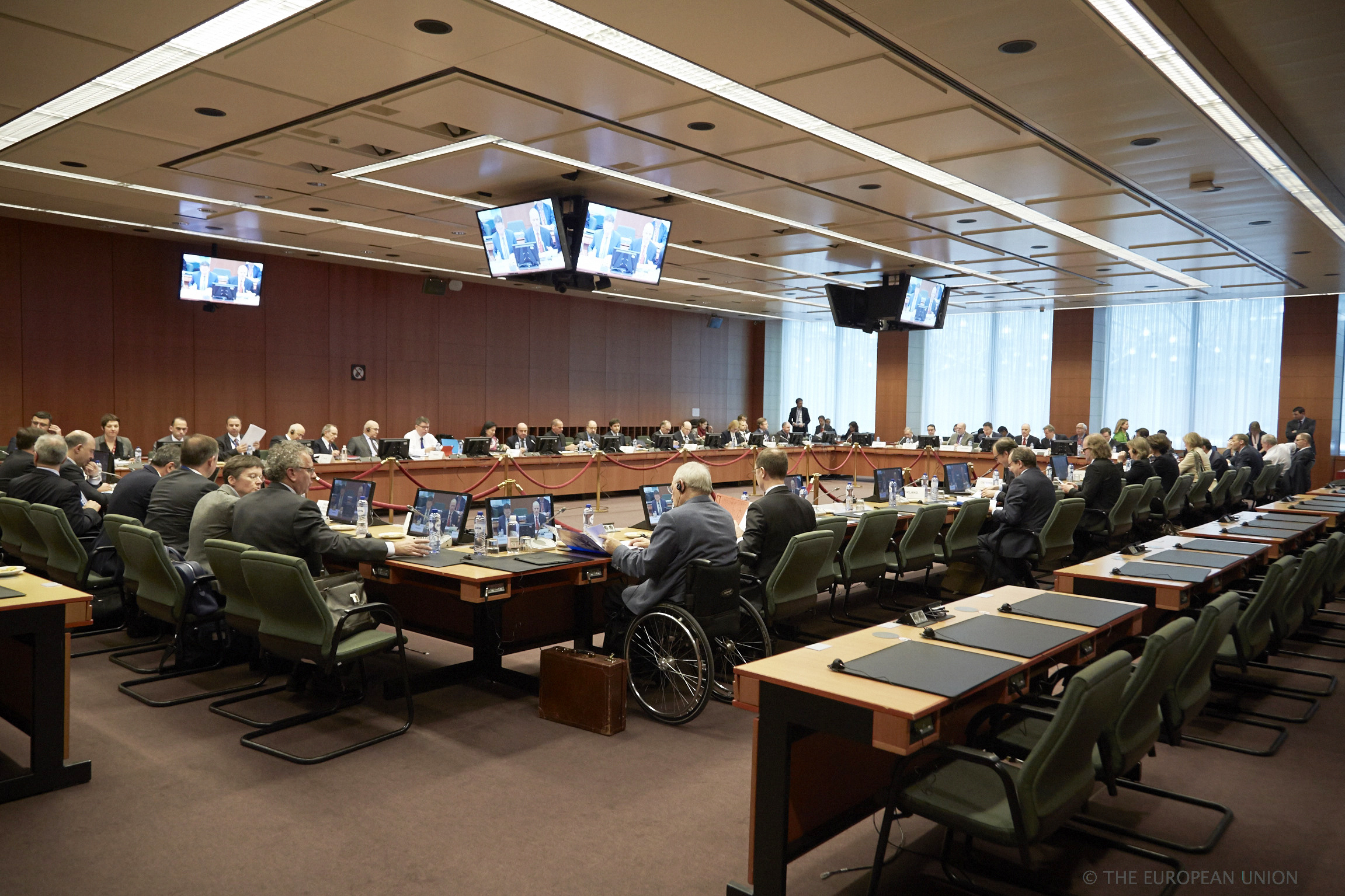 Τελεσίγραφο 6 ημερών από το Euroworking Group